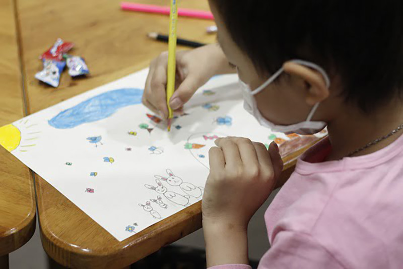 “Em học mỹ thuật giỏi lắm đấy!” “Em học mỹ thuật giỏi lắm đấy!”