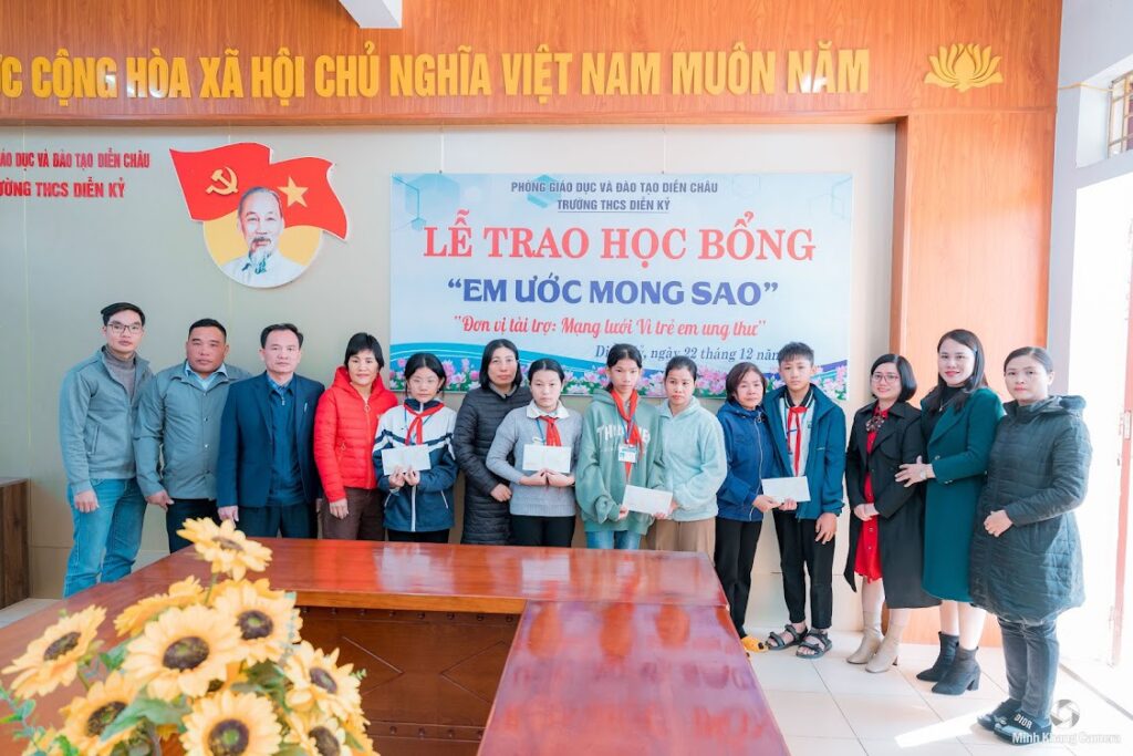 Mạng lưới Vì trẻ em ung thư trao học bổng Em ước mong sao năm 2023 Mạng lưới Vì trẻ em ung thư trao học bổng Em ước mong sao năm 2023