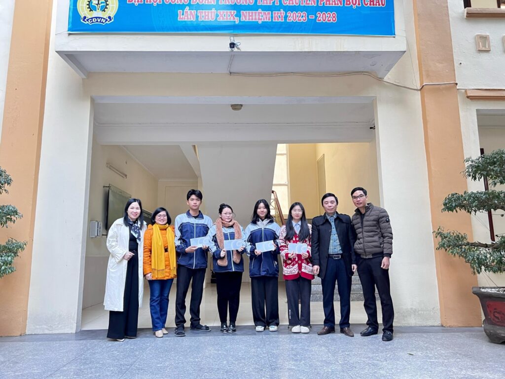 Mạng lưới Vì trẻ em ung thư trao học bổng Em ước mong sao năm 2023 Mạng lưới Vì trẻ em ung thư trao học bổng Em ước mong sao năm 2023