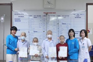 Năm 2025 - Trao 40 suất học bổng “Em ước mong sao” cho học sinh khá/giỏi đã hoặc đang điều trị ung thư Năm 2025 - Trao 40 suất học bổng “Em ước mong sao” cho học sinh khá/giỏi đã hoặc đang điều trị ung thư