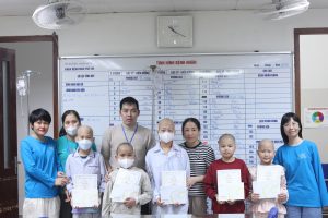 Năm 2025 - Trao 40 suất học bổng “Em ước mong sao” cho học sinh khá/giỏi đã hoặc đang điều trị ung thư Năm 2025 - Trao 40 suất học bổng “Em ước mong sao” cho học sinh khá/giỏi đã hoặc đang điều trị ung thư